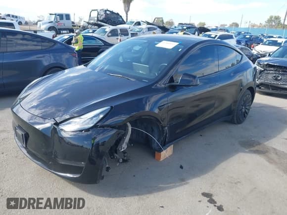 ✅ 2023 Tesla Model Y Long Range • VIN: 7SAYGDEE9PA110583 • Lot: 43508852. Wystawiony na IAAI z przebiegiem 78 355 mil. Bezpłatny archiwum sprzedaży aukcyjnych z USA i szczegółowy raport historii pojazdu na DreamBid. Zdjęcie 2.