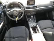 ✅ 2017 Mazda 3 Sport • VIN: 3MZBN1K79HM103840 • Lot: 90874365. Wystawiony na Copart z przebiegiem 16 997 mil. Bezpłatny archiwum sprzedaży aukcyjnych z USA i szczegółowy raport historii pojazdu na DreamBid. Zdjęcie 8.