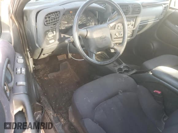 ✅ 2003 Chevrolet S-10 • VIN: 1GCDT19X438235098 • Лот: 82374434. Опубликован ранее на Copart с пробегом 76 747 миль. Бесплатный доступ к архиву аукционных продаж из США и подробный отчёт об истории автомобиля на DreamBid. Изображение 8.