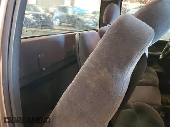 2002 Chevrolet Silverado 1500 z VIN 1GCEC14V02Z272202, wystawiony jako Copart lot #71356385 z przebiegiem 115 544 mil mil oraz Czysty tytuł • Clean title. Historia ofert i sprzedaży dostępna na DreamBid. Obrazek 10.