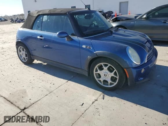 ✅ 2007 MINI Convertible S • VIN: WMWRH33547TL94410 • Лот: 89339055. Опубликован ранее на Copart с пробегом 124 433 миль. Бесплатный доступ к архиву аукционных продаж из США и подробный отчёт об истории автомобиля на DreamBid. Изображение 4.