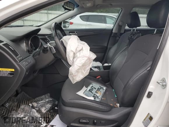 ✅ 2013 Hyundai Sonata SE • VIN: 5NPEC4AB1DH698339 • Lot: 72172644. Listed on Copart with 88,742 mi. Free auction sales archive from the USA and detailed vehicle history report at DreamBid. Image 7.