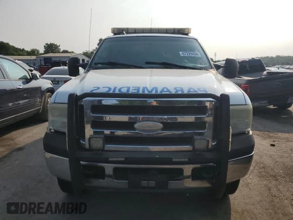 ✅ 2005 Ford Excursion Special Serv • VIN: 1FMNU41S95ED45731 • Lot: 67229434. Wystawiony na Copart z przebiegiem 186 299 mil. Bezpłatny archiwum sprzedaży aukcyjnych z USA i szczegółowy raport historii pojazdu na DreamBid. Zdjęcie 5.