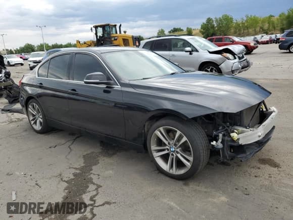 ✅ 2015 BMW 3 Series 328i xDrive • VIN: WBA3B5G52FNS13918 • Лот: 65646895. Опубликован ранее на Copart с пробегом 79 828 миль. Бесплатный доступ к архиву аукционных продаж из США и подробный отчёт об истории автомобиля на DreamBid. Изображение 4.