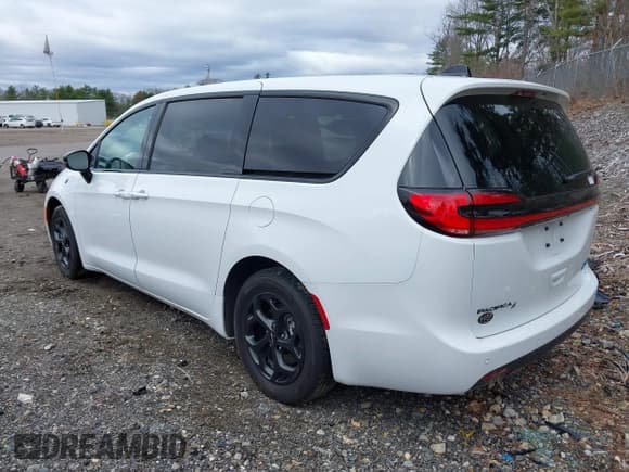 ✅ 2023 Chrysler Pacifica Hybrid Limited • VIN: 2C4RC1S76PR542993 • Lot: 42042847. Wystawiony na IAAI z przebiegiem 31 295 mil. Bezpłatny archiwum sprzedaży aukcyjnych z USA i szczegółowy raport historii pojazdu na DreamBid. Zdjęcie 3.