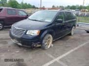 ✅ 2010 Chrysler Town & Country LX • VIN: 2A4RR2D15AR456363 • Lot: 42127422. Wystawiony na IAAI z przebiegiem 213 715 mil. Bezpłatny archiwum sprzedaży aukcyjnych z USA i szczegółowy raport historii pojazdu na DreamBid. Zdjęcie 2.