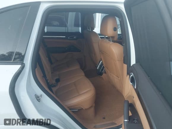 ✅ 2017 Porsche Cayenne S • VIN: WP1AB2A24HLA52654 • Лот: 42878602. Опубликован ранее на IAAI с пробегом 76 525 миль. Бесплатный доступ к архиву аукционных продаж из США и подробный отчёт об истории автомобиля на DreamBid. Изображение 8.