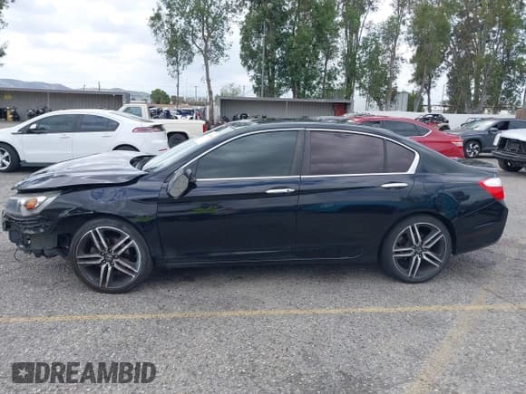 ✅ 2013 Honda Accord EX • VIN: 1HGCR2F70DA036727 • Lot: 42124584. Listed on IAAI with 190,166 mi. Free auction sales archive from the USA and detailed vehicle history report at DreamBid. Image 15.