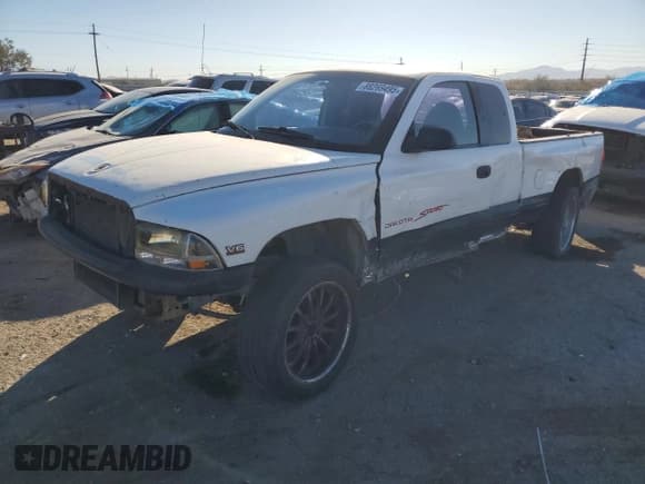 ✅ 1999 Dodge Dakota SLT • VIN: 1B7GL22XXXS142379 • Lot: 88269495. Wystawiony na Copart z przebiegiem Nie podano. Bezpłatny archiwum sprzedaży aukcyjnych z USA i szczegółowy raport historii pojazdu na DreamBid. Zdjęcie 1.