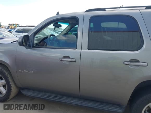 ✅ 2007 Chevrolet Tahoe LTZ • VIN: 1GNFC13097R308235 • Lot: 42516975. Listed on IAAI with 212,988 mi. Free auction sales archive from the USA and detailed vehicle history report at DreamBid. Image 14.