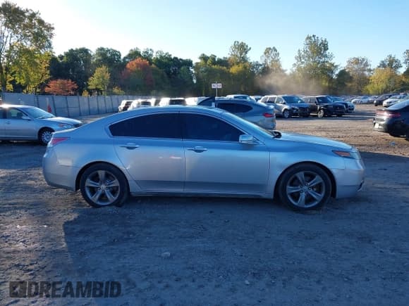 ✅ 2014 Acura TL Technology • VIN: 19UUA9E5XEA002526 • Lot: 43460168. Listed on IAAI with 98,679 mi. Free auction sales archive from the USA and detailed vehicle history report at DreamBid. Image 13.