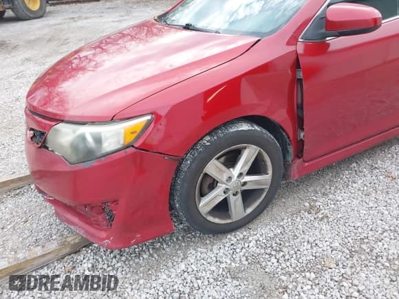 ✅ 2014 Toyota Camry SE • VIN: 4T1BF1FK8EU752823 • Lot: 43741194. Listed on IAAI with 216,541 mi. Free auction sales archive from the USA and detailed vehicle history report at DreamBid. Image 6.