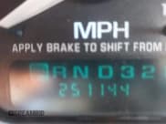 ✅ 2002 Chevrolet Silverado 2500HD LS • VIN: 1GCHK23U12F181911 • Lot: 42744638. Wystawiony na IAAI z przebiegiem 251 144 mil. Bezpłatny archiwum sprzedaży aukcyjnych z USA i szczegółowy raport historii pojazdu na DreamBid. Zdjęcie 15.