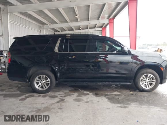 ✅ 2021 Chevrolet Suburban RST • VIN: 1GNSCEKD8MR414536 • Lot: 41359461. Listed on IAAI with 183,348 mi. Free auction sales archive from the USA and detailed vehicle history report at DreamBid. Image 13.