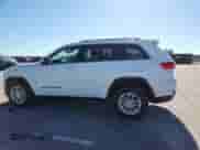 2018 Jeep Grand Cherokee Laredo E z VIN 1C4RJEAG1JC430648, wystawiony jako Copart lot #82776805 z przebiegiem 85 917 mil mil oraz Czysty tytuł • Clean title. Historia ofert i sprzedaży dostępna na DreamBid. Obrazek 2.