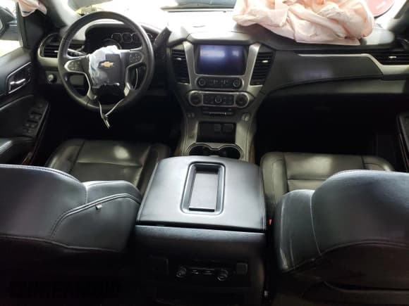 ✅ 2017 Chevrolet Suburban LT • VIN: 1GNSKHKC1HR244943 • Lot: 68239614. Wystawiony na Copart z przebiegiem 132 317 mil. Bezpłatny archiwum sprzedaży aukcyjnych z USA i szczegółowy raport historii pojazdu na DreamBid. Zdjęcie 8.