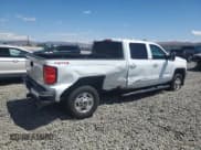 ✅ 2017 Chevrolet Silverado 2500HD LT • VIN: 1GC1KVEY2HF148105 • Lot: 66988465. Wystawiony na Copart z przebiegiem 142 747 mil. Bezpłatny archiwum sprzedaży aukcyjnych z USA i szczegółowy raport historii pojazdu na DreamBid. Zdjęcie 3.