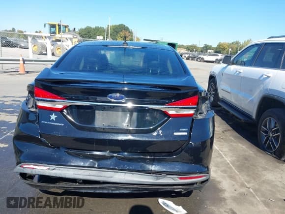 ✅ 2018 Ford Fusion SE • VIN: 3FA6P0HD6JR160078 • Lot: 43467578. Listed on IAAI with 89,275 mi. Free auction sales archive from the USA and detailed vehicle history report at DreamBid. Image 17.