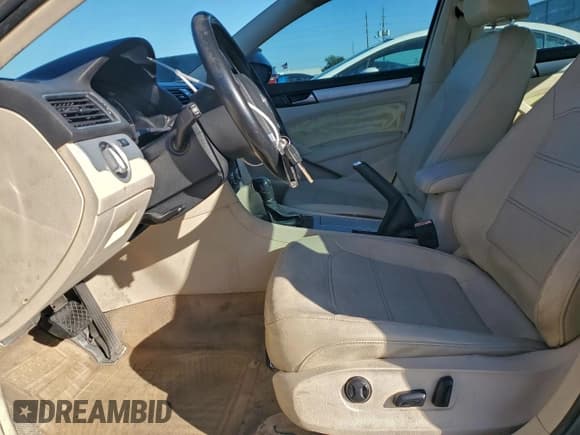 ✅ 2012 Volkswagen Passat SE • VIN: 1VWBH7A3XCC065697 • Lot: 96518195. Listed on Copart with 166,646 mi. Free auction sales archive from the USA and detailed vehicle history report at DreamBid. Image 7.