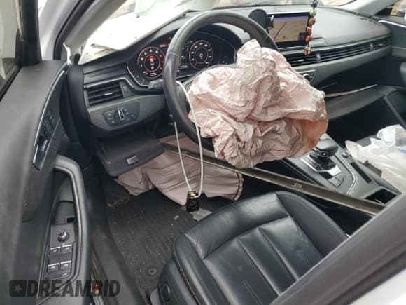 ✅ 2017 Audi A4 ultra Premium • VIN: WAUKMAF48HN058981 • Лот: 80941305. Опубликован ранее на Copart с пробегом 92 386 миль. Бесплатный доступ к архиву аукционных продаж из США и подробный отчёт об истории автомобиля на DreamBid. Изображение 8.