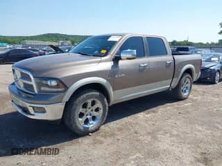 ✅ 2010 Dodge 1500 SLT • VIN: 1D7RV1CT8AS215271 • Lot: 42376649. Wystawiony na IAAI z przebiegiem 192 937 mil. Bezpłatny archiwum sprzedaży aukcyjnych z USA i szczegółowy raport historii pojazdu na DreamBid. Zdjęcie 2.