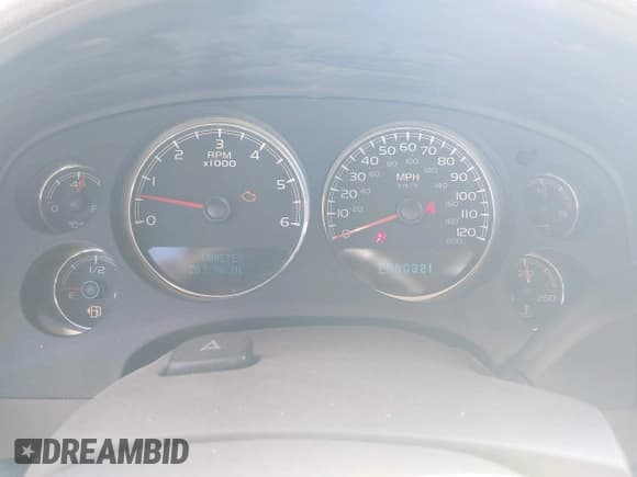 ✅ 2007 GMC Yukon SLT • VIN: 1GKFC13017J211221 • Lot: 43510415. Wystawiony na IAAI z przebiegiem 283 186 mil. Bezpłatny archiwum sprzedaży aukcyjnych z USA i szczegółowy raport historii pojazdu na DreamBid. Zdjęcie 7.