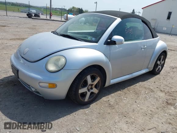 ✅ 2004 Volkswagen Beetle GLS Turbo • VIN: 3VWCD31Y04M324167 • Lot: 42125135. Listed on IAAI with 113,604 mi. Free auction sales archive from the USA and detailed vehicle history report at DreamBid. Image 2.