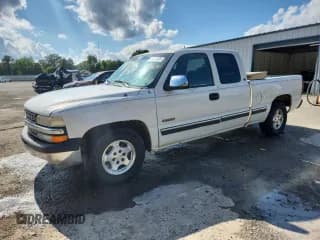 ✅ 2000 Chevrolet Silverado 1500 LS • VIN: 2GCEC19T1Y1258365 • Lot: 71617885. Listed on Copart with 265,898 mi. Free auction sales archive from the USA and detailed vehicle history report at DreamBid. Image 1.