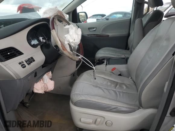 ✅ 2011 Toyota Sienna XLE • VIN: 5TDDK3DC2BS021790 • Лот: 89738505. Опубликован ранее на Copart с пробегом 271 209 миль. Бесплатный доступ к архиву аукционных продаж из США и подробный отчёт об истории автомобиля на DreamBid. Изображение 7.