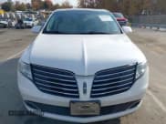 ✅ 2019 Lincoln MKT Reserve • VIN: 2LMHJ5AT2KBL00694 • Лот: 43639684. Опубликован ранее на IAAI с пробегом 121 171 миль. Бесплатный доступ к архиву аукционных продаж из США и подробный отчёт об истории автомобиля на DreamBid. Изображение 13.