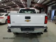 ✅ 2015 Chevrolet Silverado 2500HD Work Truck • VIN: 1GC2CUEG8FZ558244 • Lot: 91865775. Wystawiony na Copart z przebiegiem 201 743 mil. Bezpłatny archiwum sprzedaży aukcyjnych z USA i szczegółowy raport historii pojazdu na DreamBid. Zdjęcie 6.