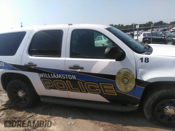 ✅ 2013 Chevrolet Tahoe Commercial • VIN: 1GNLC2E01DR281128 • Lot: 43026550. Wystawiony na IAAI z przebiegiem 156 342 mil. Bezpłatny archiwum sprzedaży aukcyjnych z USA i szczegółowy raport historii pojazdu na DreamBid. Zdjęcie 13.