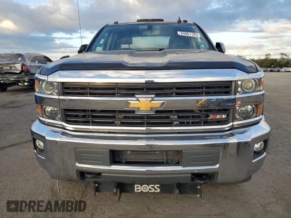 ✅ 2015 Chevrolet Silverado 2500HD LT • VIN: 1GC1KVEG5FF668528 • Lot: 84861185. Wystawiony na Copart z przebiegiem 171 835 mil. Bezpłatny archiwum sprzedaży aukcyjnych z USA i szczegółowy raport historii pojazdu na DreamBid. Zdjęcie 5.