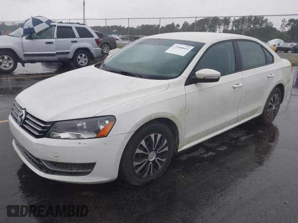✅ 2014 Volkswagen Passat S • VIN: 1VWAP7A39EC024253 • Лот: 42400664. Опубликован ранее на IAAI с пробегом 151 628 миль. Бесплатный доступ к архиву аукционных продаж из США и подробный отчёт об истории автомобиля на DreamBid. Изображение 2.