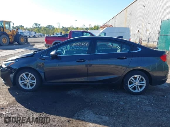 ✅ 2017 Chevrolet Cruze LT • VIN: 1G1BE5SM7H7139223 • Lot: 43503406. Listed on IAAI with 88,487 mi. Free auction sales archive from the USA and detailed vehicle history report at DreamBid. Image 14.