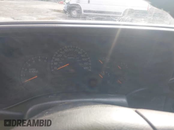 ✅ 2004 Chevrolet Suburban LT • VIN: 3GNFK16Z94G281319 • Lot: 42978931. Listed on IAAI with Not provided. Free auction sales archive from the USA and detailed vehicle history report at DreamBid. Image 14.