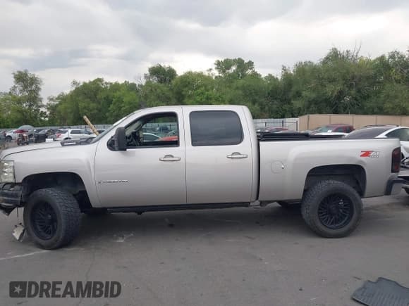 ✅ 2008 Chevrolet Silverado 2500HD LTZ • VIN: 1GCHK23638F227748 • Лот: 42819494. Опубликован ранее на IAAI с пробегом 160 045 миль. Бесплатный доступ к архиву аукционных продаж из США и подробный отчёт об истории автомобиля на DreamBid. Изображение 14.