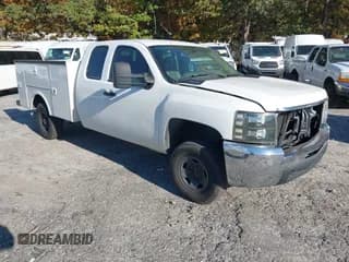 ✅ 2008 Chevrolet Silverado 2500HD Work Truck • VIN: 1GBHC29K78E110010 • Лот: 43586994. Опубликован ранее на IAAI с пробегом 381 446 миль. Бесплатный доступ к архиву аукционных продаж из США и подробный отчёт об истории автомобиля на DreamBid. Изображение 1.