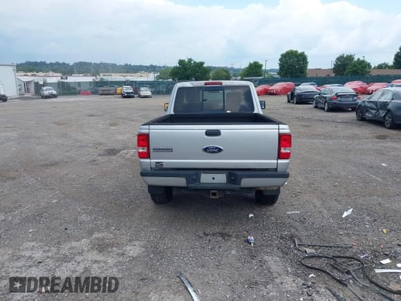 ✅ 2010 Ford Ranger XLT • VIN: 1FTLR4FE6APA69796 • Lot: 42731418. Wystawiony na IAAI z przebiegiem 108 903 mil. Bezpłatny archiwum sprzedaży aukcyjnych z USA i szczegółowy raport historii pojazdu na DreamBid. Zdjęcie 16.