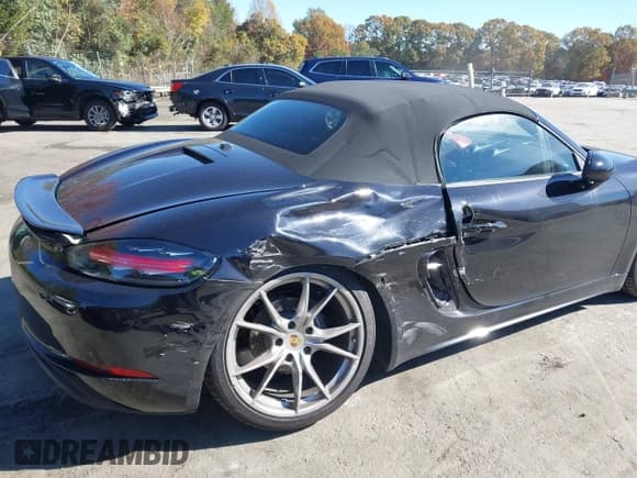 ✅ 2017 Porsche 718 Boxster • VIN: WP0CA2A87HS221816 • Lot: 43619804. Wystawiony na IAAI z przebiegiem 30 317 mil. Bezpłatny archiwum sprzedaży aukcyjnych z USA i szczegółowy raport historii pojazdu na DreamBid. Zdjęcie 6.