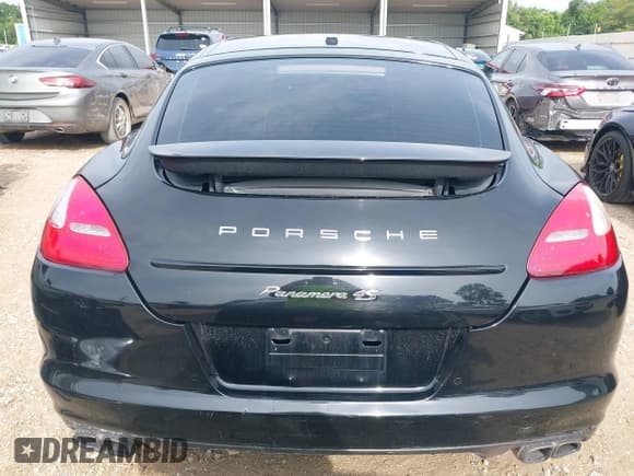 ✅ 2012 Porsche Panamera S • VIN: WP0AB2A75CL060249 • Lot: 42442701. Listed on IAAI with 106,712 mi. Free auction sales archive from the USA and detailed vehicle history report at DreamBid. Image 17.
