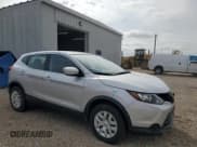 ✅ 2018 Nissan Rogue SV • VIN: JN1BJ1CR3JW258729 • Lot: 82121495. Wystawiony na Copart z przebiegiem 84 270 mil. Bezpłatny archiwum sprzedaży aukcyjnych z USA i szczegółowy raport historii pojazdu na DreamBid. Zdjęcie 4.
