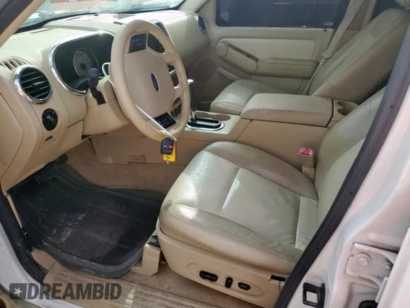 ✅ 2006 Ford Explorer Eddie Bauer • VIN: 1FMEU74886UB49806 • Лот: 92658455. Опубликован ранее на Copart с пробегом 104 227 миль. Бесплатный доступ к архиву аукционных продаж из США и подробный отчёт об истории автомобиля на DreamBid. Изображение 7.