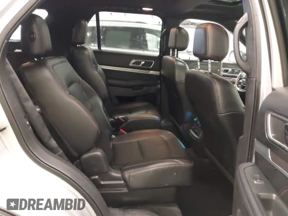 ✅ 2016 Ford Explorer Sport • VIN: 1FM5K8GT9GGD27511 • Lot: 42031898. Wystawiony na IAAI z przebiegiem 113 335 mil. Bezpłatny archiwum sprzedaży aukcyjnych z USA i szczegółowy raport historii pojazdu na DreamBid. Zdjęcie 8.