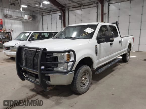 ✅ 2018 Ford F-250 XL • VIN: 1FT7W2B66JEB65713 • Lot: 43354288. Wystawiony na IAAI z przebiegiem 252 561 mil. Bezpłatny archiwum sprzedaży aukcyjnych z USA i szczegółowy raport historii pojazdu na DreamBid. Zdjęcie 2.