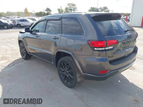 2018 Jeep Grand Cherokee Altitude z VIN 1C4RJFAG6JC312892, wystawiony jako IAAI lot #43382592 z przebiegiem 54 779 mil mil oraz . Historia ofert i sprzedaży dostępna na DreamBid. Obrazek 3.