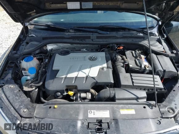 ✅ 2014 Volkswagen Jetta TDI w/Premium/Nav • VIN: 3VWLL7AJ7EM407772 • Lot: 41841561. Listed on IAAI with 121,939 mi. Free auction sales archive from the USA and detailed vehicle history report at DreamBid. Image 10.