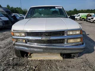 ✅ 1999 Chevrolet Silverado 2500 • VIN: 1GCGK24R1XR706557 • Lot: 59530245. Wystawiony na Copart z przebiegiem 81 028 mil. Bezpłatny archiwum sprzedaży aukcyjnych z USA i szczegółowy raport historii pojazdu na DreamBid. Zdjęcie 5.