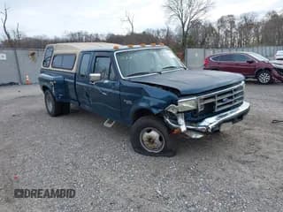 ✅ 1997 Ford F-350 • VIN: 1FTJX35F2VEC26419 • Lot: 43767690. Wystawiony na IAAI z przebiegiem 182 873 mil. Bezpłatny archiwum sprzedaży aukcyjnych z USA i szczegółowy raport historii pojazdu na DreamBid. Zdjęcie 1.