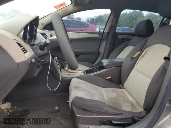 ✅ 2010 Chevrolet Malibu 1LS • VIN: 1G1ZB5EB6AF302909 • Lot: 71621174. Listed on Copart with 105,011 mi. Free auction sales archive from the USA and detailed vehicle history report at DreamBid. Image 7.